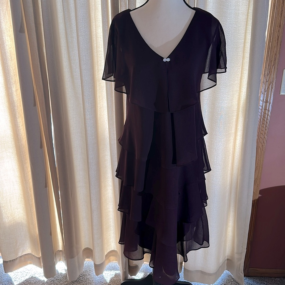 SLNY Pullover Scalloped Evening Dress – Size 12, Purplish Maroon